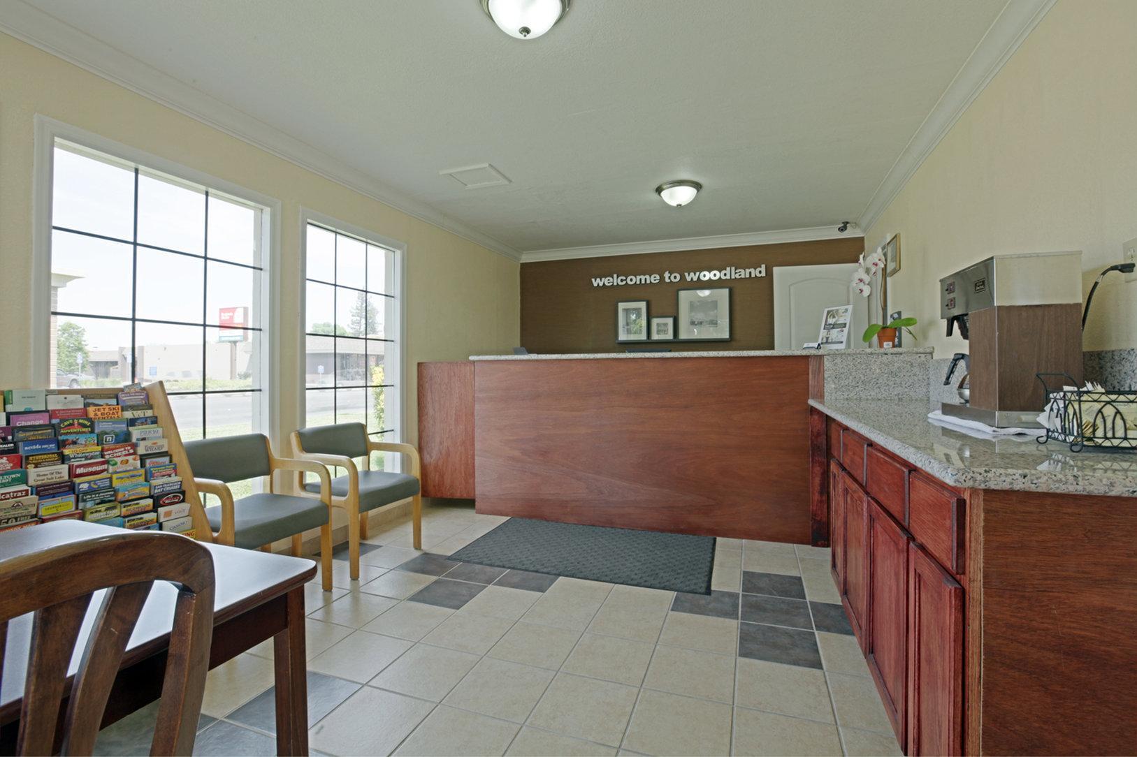 Journey Inn Woodland Extérieur photo