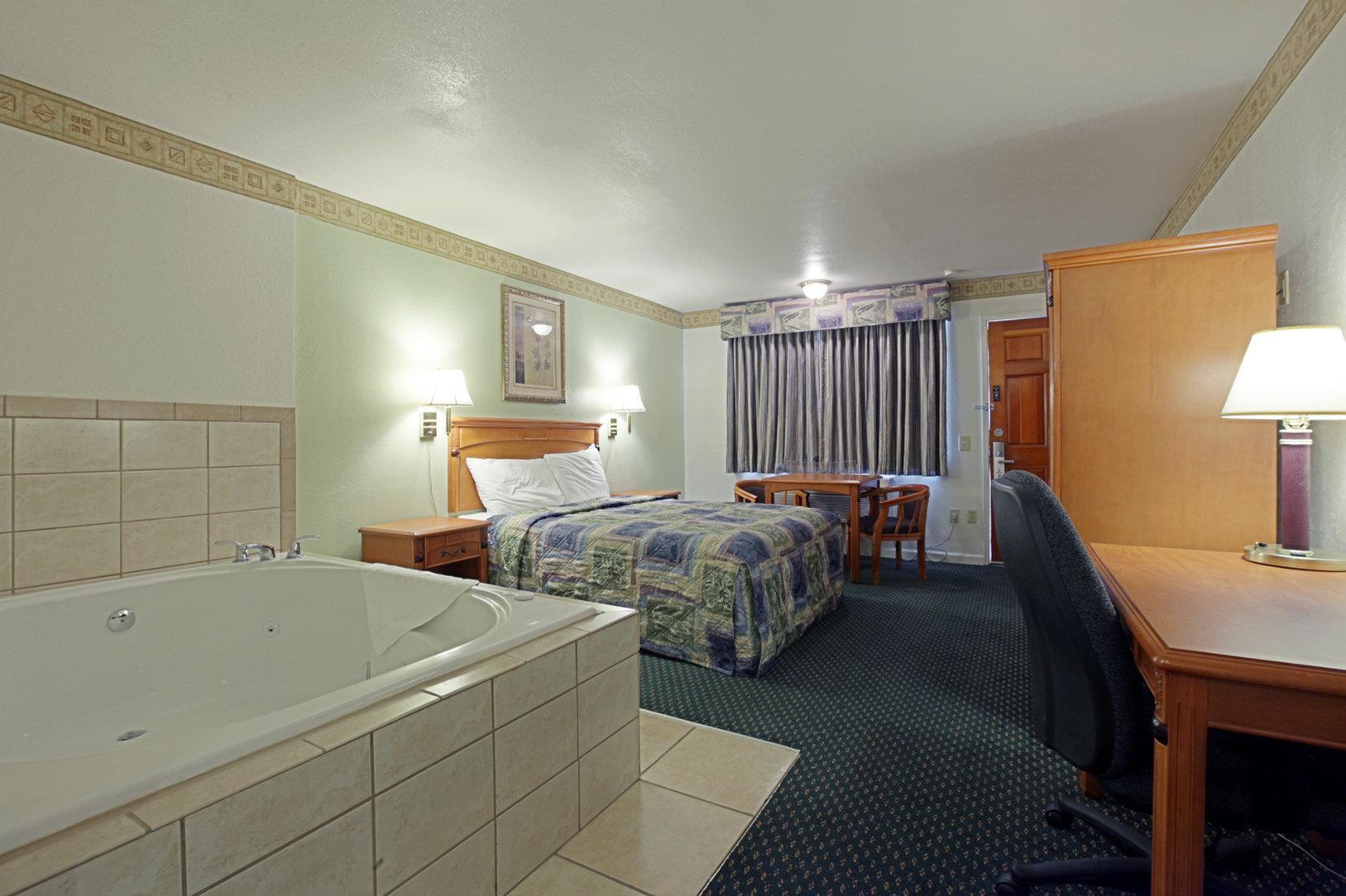 Journey Inn Woodland Extérieur photo