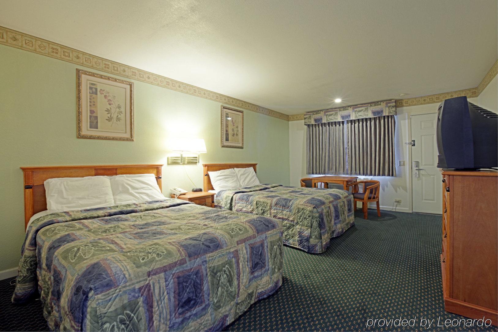 Journey Inn Woodland Extérieur photo
