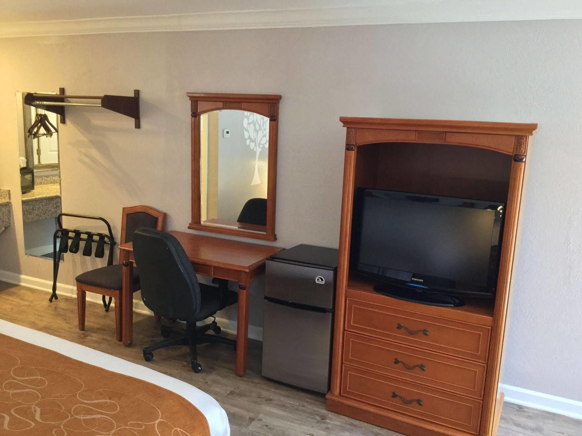Journey Inn Woodland Extérieur photo